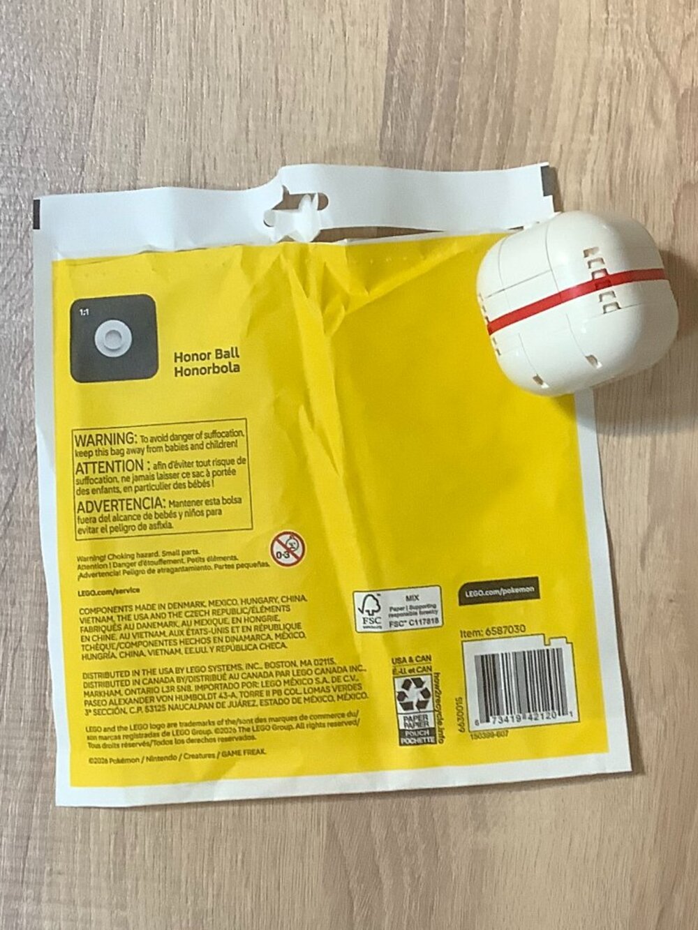 LEGO Pokémon Premier Ball Paper Bag 30729 - Picture 3 of 3